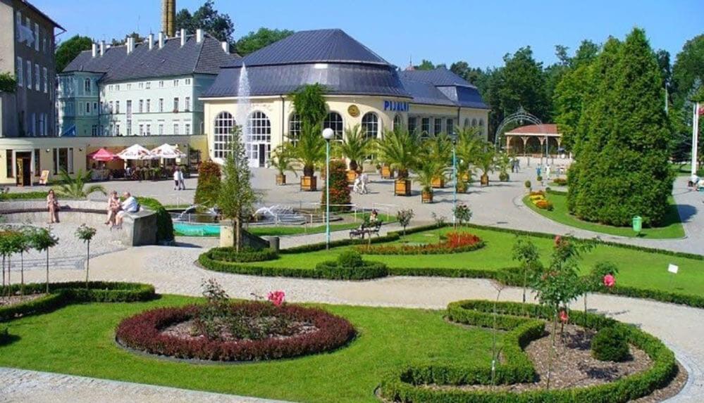 Apartamenty Cud Miod 1 Kudowa-Zdrój Exteriör bild